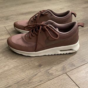 Nike Air Max Thea 7.5